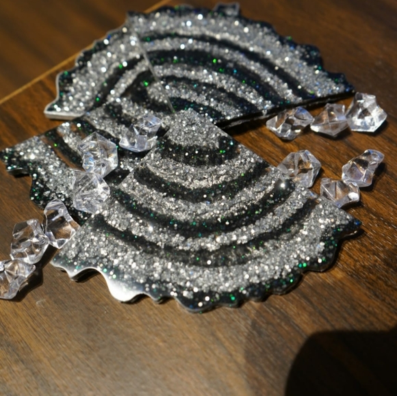 Silver& black glitter - Resin Coasters - Set of 4 - Picture 3 of 7